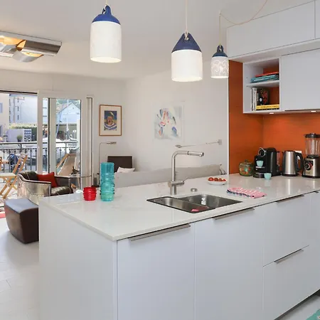 Apartment Apartment Bougainville C3-R By Interhome